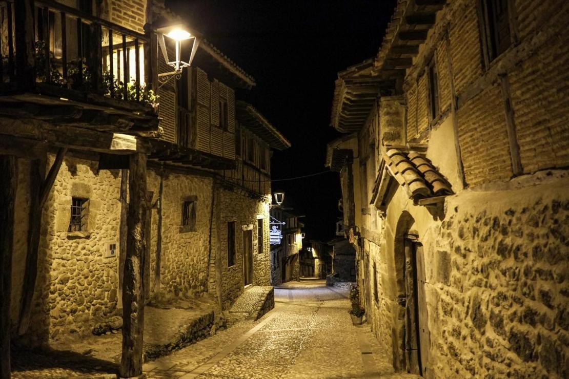 Hostal Urbion Vinuesa Exterior photo