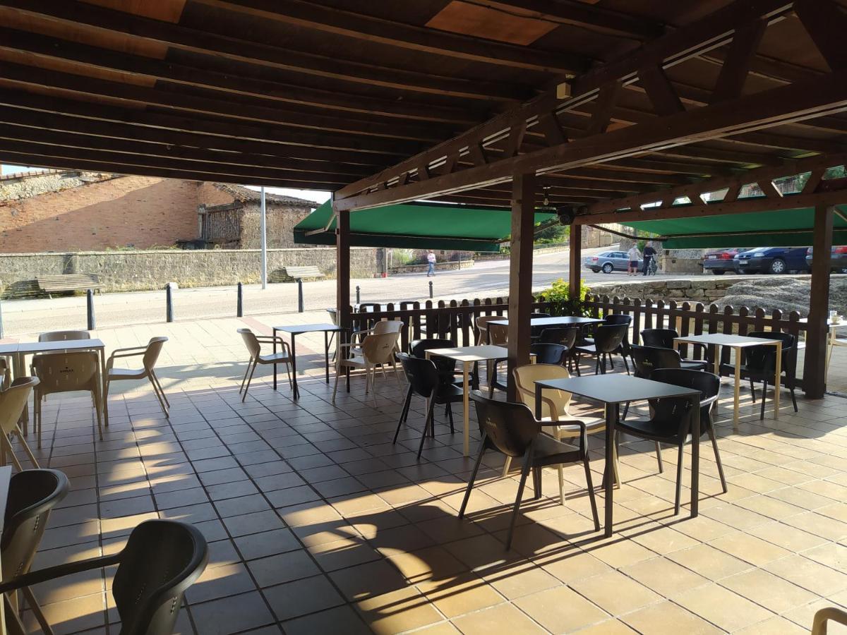 Hostal Urbion Vinuesa Exterior photo